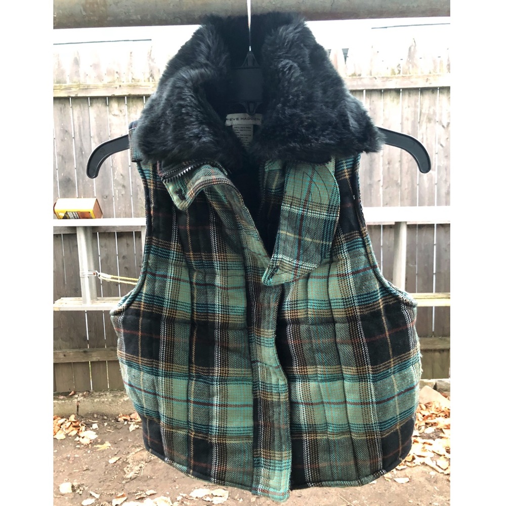 Steve Madden Quilted Vest with Detachable Collar